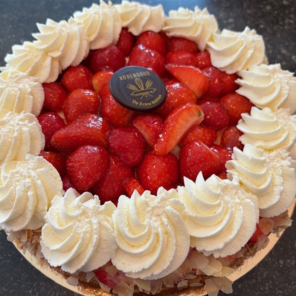 Aardbeienvlaai met slagroom 10p