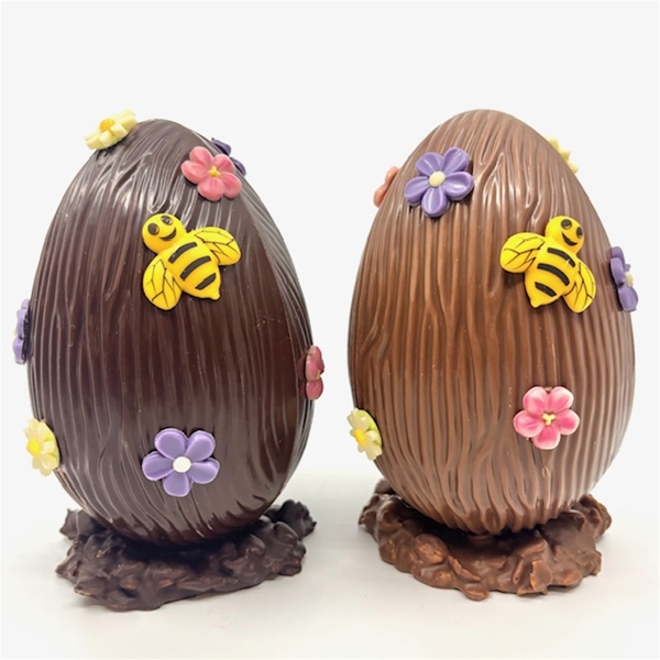 Paasei bloemen en bijtjes